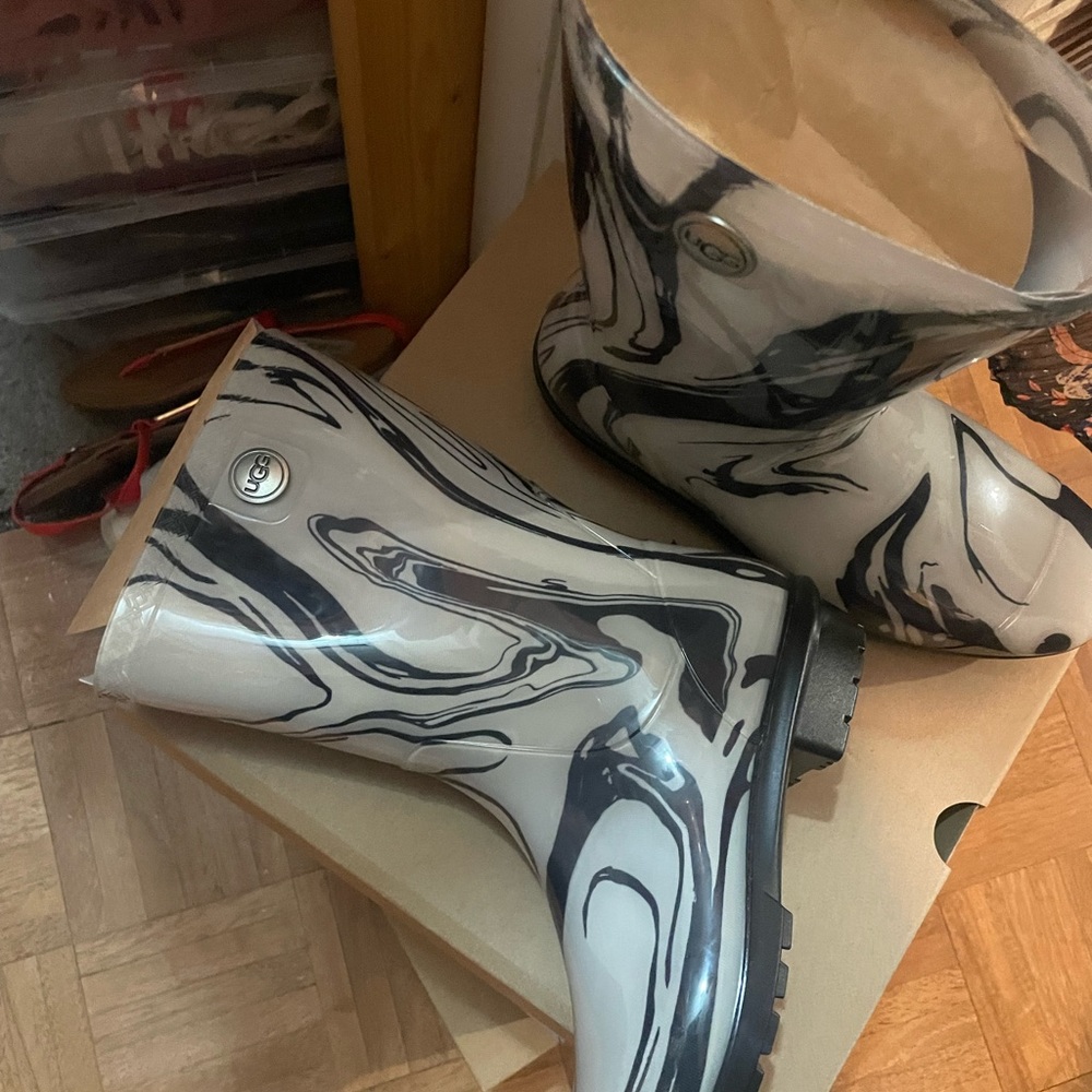 Ugg’s leopard rain boots